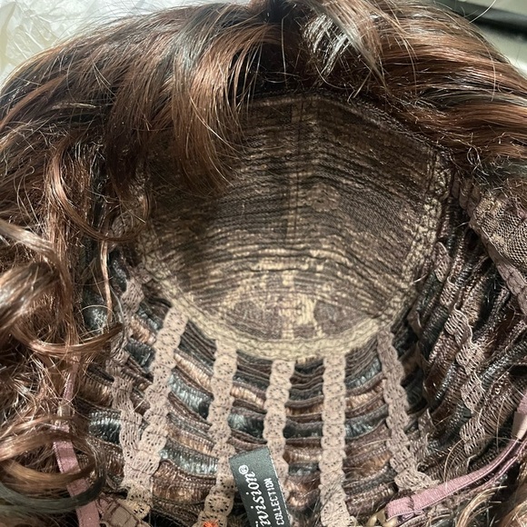 Aimole Curly Blonde Synthetic Wig Style E-7125 Color 12TTT26 Honey Blonde Brown - Picture 7 of 9